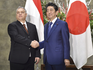 Viktor Orbán a japonský