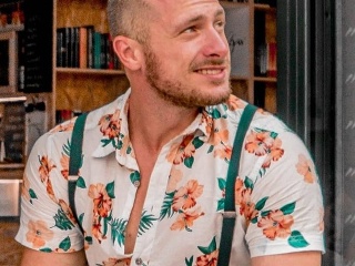 Milan skončil v práci