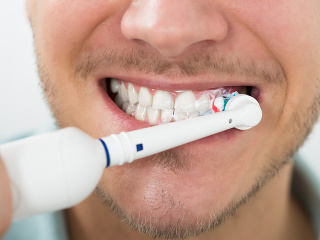 Kašlete na umývanie zubov?