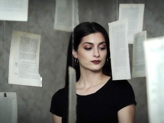 Emotívny text, charizma a