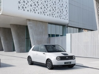 Honda e pozná slovenské