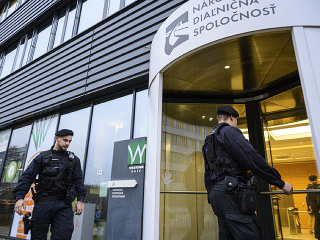 AKTUÁLNE Policajti NAKA zasahujú AKTUÁLNE Policajti NAKA zasahujú