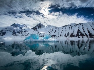 Ľadovce v Grónsku ukrývajú