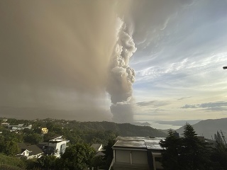Filipínčanom pohrozila sopka: V