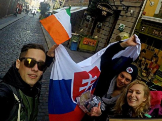 Traja Slováci precestovali kus