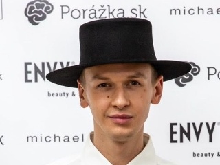 Michal je návrhár, ktorý