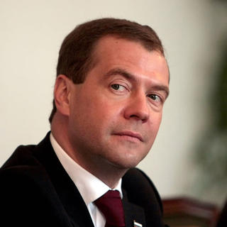 Medvedev odletel na Kaczyńského