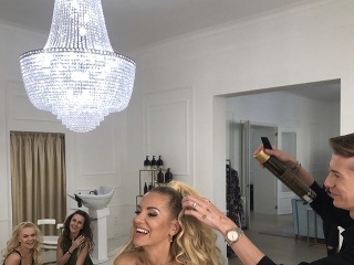 Kto stojí za dokonalou