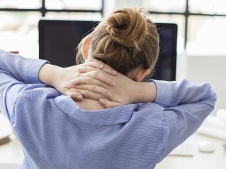 Boľavý krk a stuhnutá