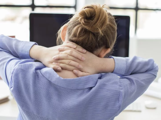 Boľavý krk a stuhnutá