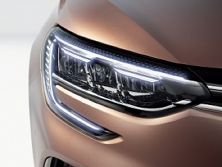 FOTO + VIDEO: Renault