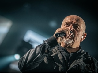 Britský spevák Peter Gabriel,