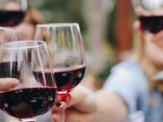 Trefné vtipy o popíjaní