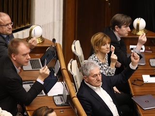 MIMORIADNA SCHÔDZA pokračuje: Skrátené MIMORIADNA SCHÔDZA pokračuje: Skrátené
