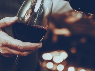 Je červené víno zdraviu
