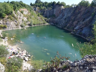 Na snímke turisti sa