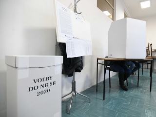 Volič vo volebnej miestnosti