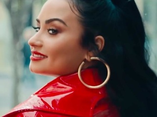 Demi Lovato je späť.