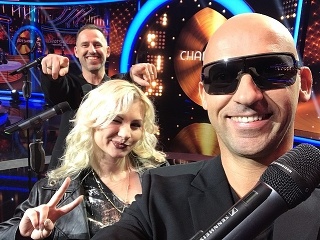 Legenda 90. rokov vyráža