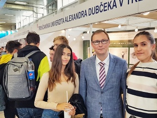 Trenčianska univerzita je súčasťou