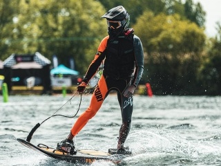 Mladý Slovák sa venuje