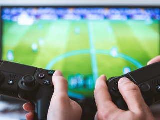 Sedíš doma a nevieš,