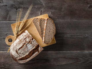 Zvyšky chleba nevyhadzujte do