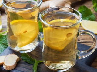 Horúca voda s citrónom