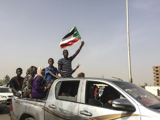 Oslavy demonštrantov v Chartúme