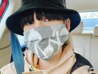 Známi módni návrhári sa