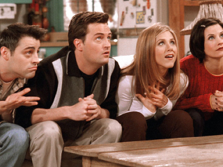 Príťažlivý Chandler z Priateľov