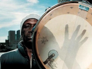 Zomrel bubeník Tony Allen,