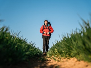 Z východu na západ