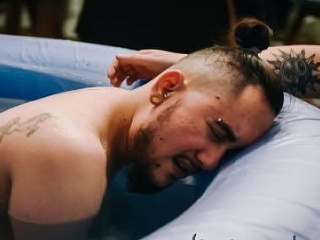 Transgender pár zverejnil fotky