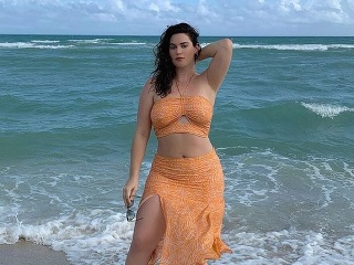 Prvá plus size modelka