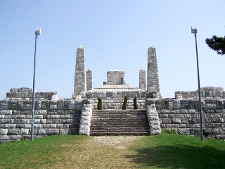 Pamätník, aký u nás