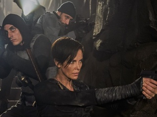 Nesmrteľní žoldnieri pod vedením