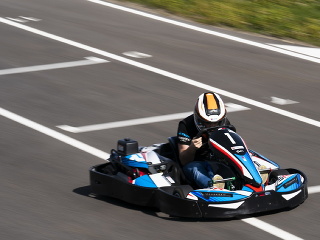 Svetová motokárová dráha už