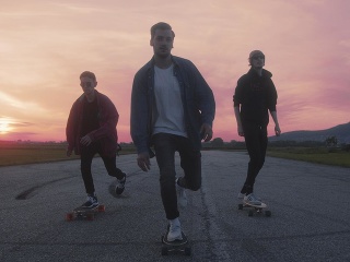 Luvver uzatvárajú sériu