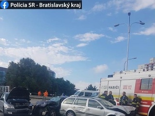 Premávku v Bratislave skomplikovala