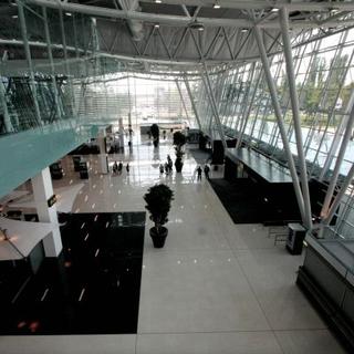 Bratislavské letisko funguje napriek