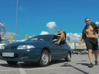 Naked Bananas opäť útočia