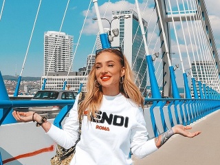 Akú farbu zvoliť na