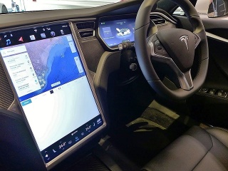 Tesla naštvala ľudí: Na