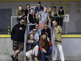 Polemic a Medial Banana