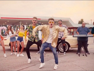 Benzínová pumpa, tvoja frajerka