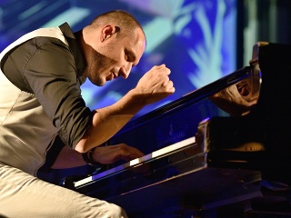 Hrou na klavíri vás