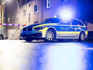 Nemecká polícia zatkla osem