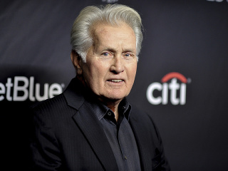 Aj otec Charlieho Sheena