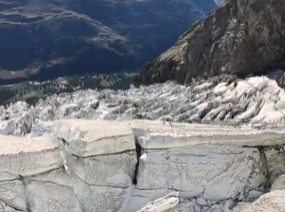V Alpách hrozí pohroma: